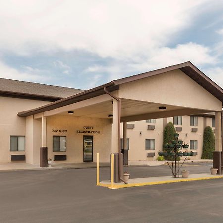 Hotel Baymont By Wyndham Hot Springs Exterior foto