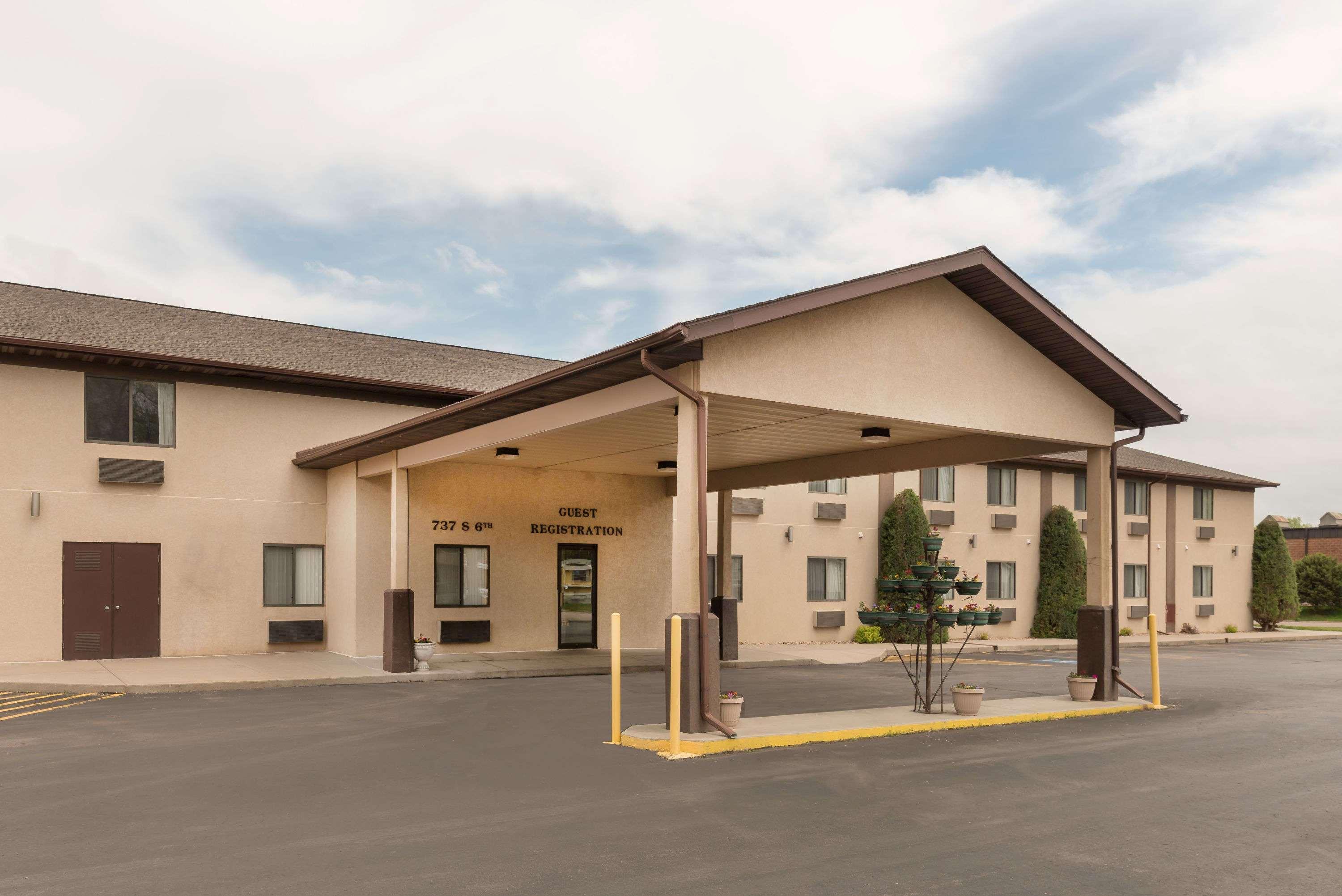 Hotel Baymont By Wyndham Hot Springs Exterior foto