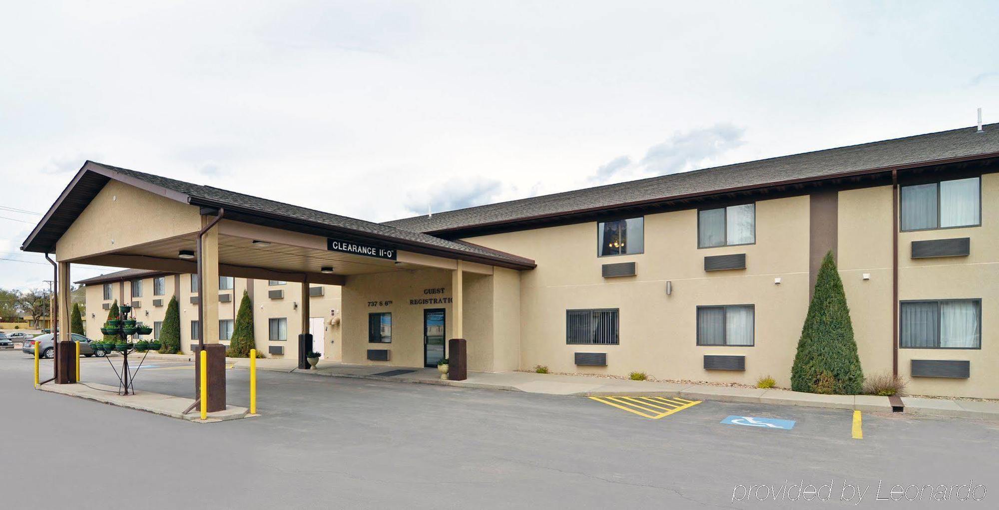 Hotel Baymont By Wyndham Hot Springs Exterior foto